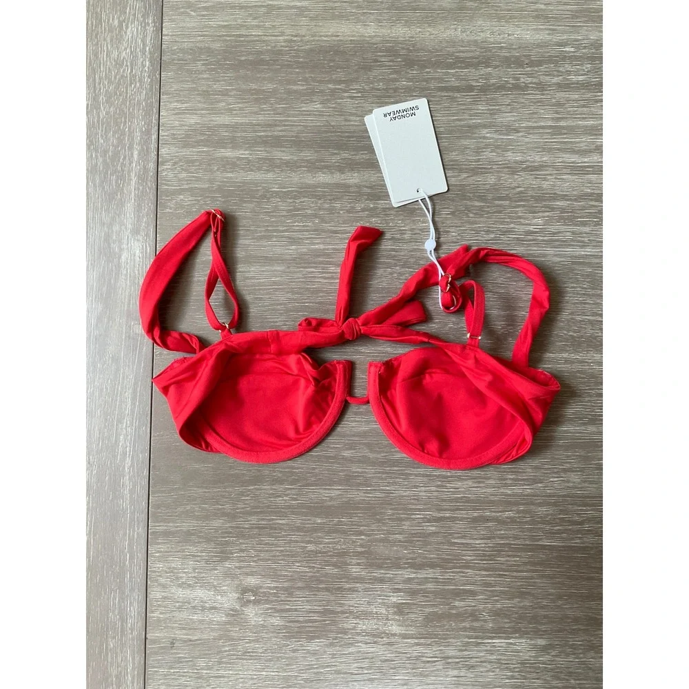 Monday Swimwear Cala Roja Top Chili Pepper Red Size Small New With‎ Tags